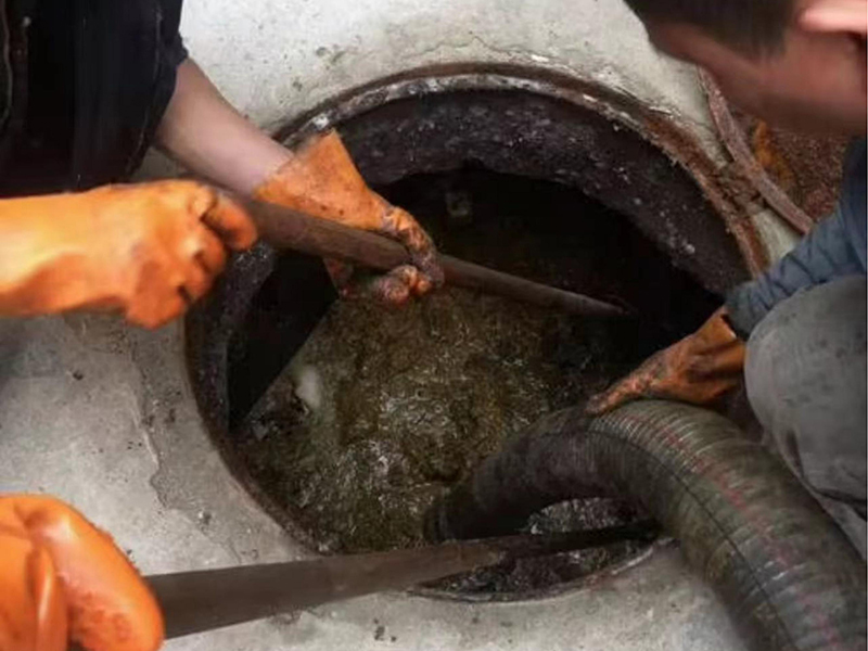 彰武清理化粪池时如何避免沼气的危害？